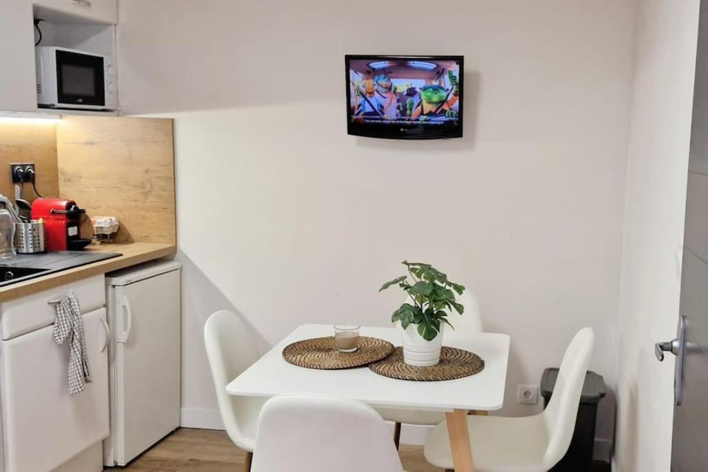 Lourde Center Apartment 3 Bed With Parking Lourdes Exterior foto
